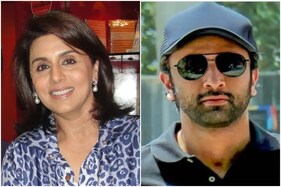 VIDEO: Neetu Kapoor તેનાં દીકરા રણબીર કપૂરે ગીત પર અનુરાગ બસુની સાથે કર્યો ડાન્સ