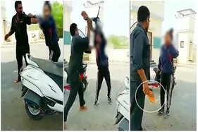 જોધપુરઃ મારામારીનો Live video! સિક્યુરિટી કાર્ડે ભાડુઆત યુવતીને ચપ્પલ વડે મારી