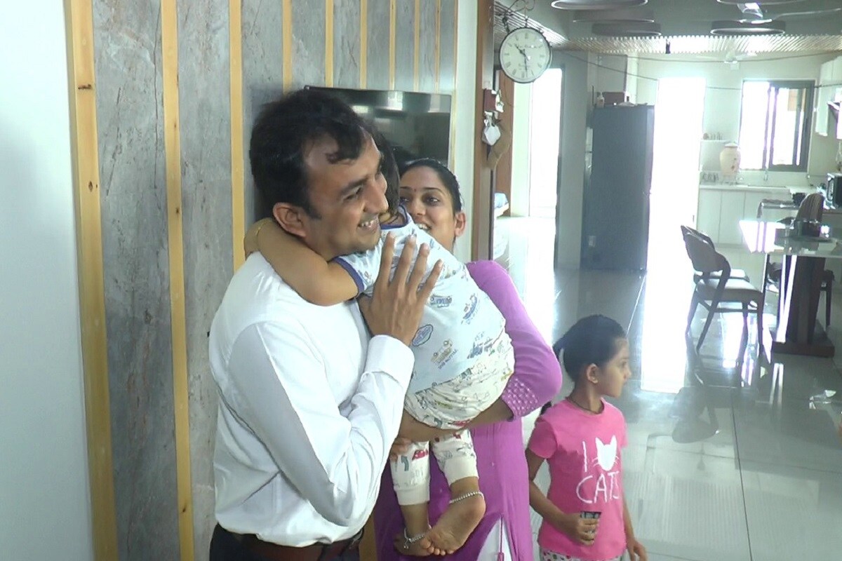 Doctors Day 2021 : રાજકોટના એડિશનલ સિવિલ સુપ્રિટેન્ડેન્ટની અનોખી કહાણી