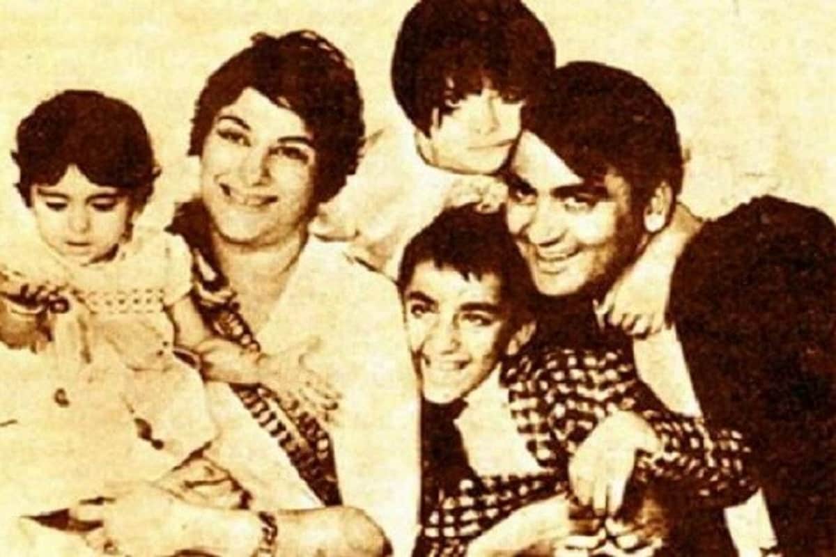 સંજય દત્તે 1981માં ફિલ્મ (Sanjay Dutt Movie) રોકીથી પોતાની કેરિયરની શરૂઆત કરી હતી, જેના બાદ દર વર્ષે તેમની 2થી 3 ફિલ્મો રિલીઝ થતી હતી. 90ના દાયકામાં સંજય બોક્સ ઓફિસ પર રાજ કરવા લાગ્યા હતા, તેમના લાખ્ખો દીવાના હતા. સંજય દત્તે 1981માં ફિલ્મ (Sanjay Dutt Movie) રોકીથી પોતાની કેરિયરની શરૂઆત કરી હતી, જેના બાદ દર વર્ષે તેમની 2થી 3 ફિલ્મો રિલીઝ થતી હતી. 90ના દાયકામાં સંજય બોક્સ ઓફિસ પર રાજ કરવા લાગ્યા હતા, તેમના લાખ્ખો દીવાના હતા.