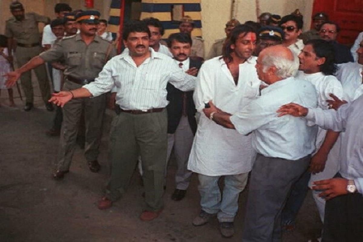 સંજય દત્તે (Sanjay Dutt) સુપ્રીમ કોર્ટમાં અપીલ કરી હતી. તેમની અપીલ પર સુનાવણી થવા સુધી અદાલતે તેમને નવેમ્બર 2007એ જામીન મળ્યા હતા. સંજય દત્તે (Sanjay Dutt) સુપ્રીમ કોર્ટમાં અપીલ કરી હતી. તેમની અપીલ પર સુનાવણી થવા સુધી અદાલતે તેમને નવેમ્બર 2007એ જામીન મળ્યા હતા.