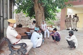 પુત્રવધૂના કેસથી કંટાળીને સાસુ-સસરાએ કર્યો આપઘાત, 24 કલાક આંગણામાં પડ્યા રહ્યા મૃતદેહો