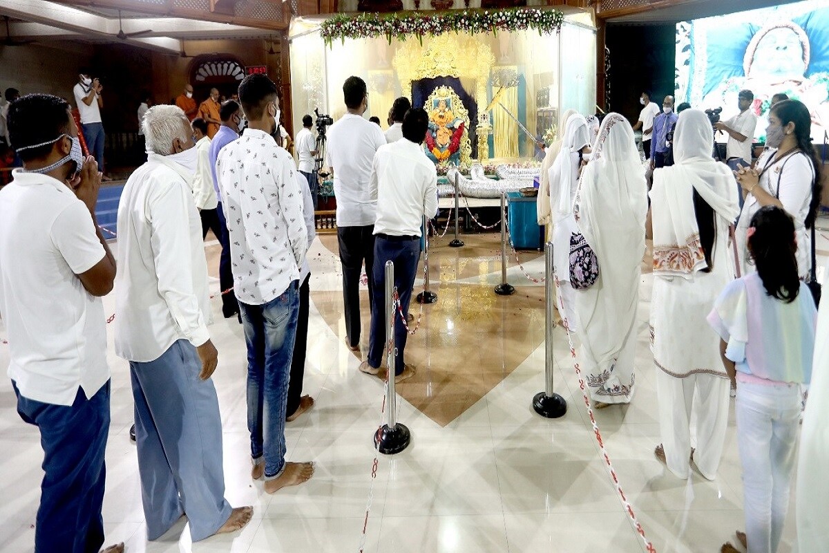 રાષ્ટ્રીય સ્વયંસેવક સંઘના સરસંઘચાલક મોહન ભાગવત અને સરકાર્યવાહ દતાત્રેય હોસબાલેએ પાઠવેલા શ્રધ્ધાંજલિ સંદેશમાં જણાવ્યું છે કે, ધર્મનિષ્ઠા અને સમાજસેવાની જાગૃતિના પ્રસારક હરિપ્રસાદ સ્વામીજીએ યુવાનોમાં આત્મીયતા જગાડીને તેમને સત્કાર્યો માટે પ્રેરિત કર્યા. સ્વામીજીના આશીર્વાદથી આધ્યાત્મિકતા અને આત્મીયતાની પ્રેરણાનું સમાજમાં નિરંતર વિસ્તરણ થતું રહેશે. રાષ્ટ્રીય સ્વયંસેવક સંઘના સરસંઘચાલક મોહન ભાગવત અને સરકાર્યવાહ દતાત્રેય હોસબાલેએ પાઠવેલા શ્રધ્ધાંજલિ સંદેશમાં જણાવ્યું છે કે, ધર્મનિષ્ઠા અને સમાજસેવાની જાગૃતિના પ્રસારક હરિપ્રસાદ સ્વામીજીએ યુવાનોમાં આત્મીયતા જગાડીને તેમને સત્કાર્યો માટે પ્રેરિત કર્યા. સ્વામીજીના આશીર્વાદથી આધ્યાત્મિકતા અને આત્મીયતાની પ્રેરણાનું સમાજમાં નિરંતર વિસ્તરણ થતું રહેશે.