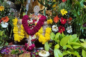 Janmashtami 2021: અમદાવાદઃ જગન્નાથ મંદિરમાં 'જય કનૈયા લાલ કી...'નો નાદ, હર્ષભેર લાલાના વધામણાં, તસવીરોમાં કરો દર્શન