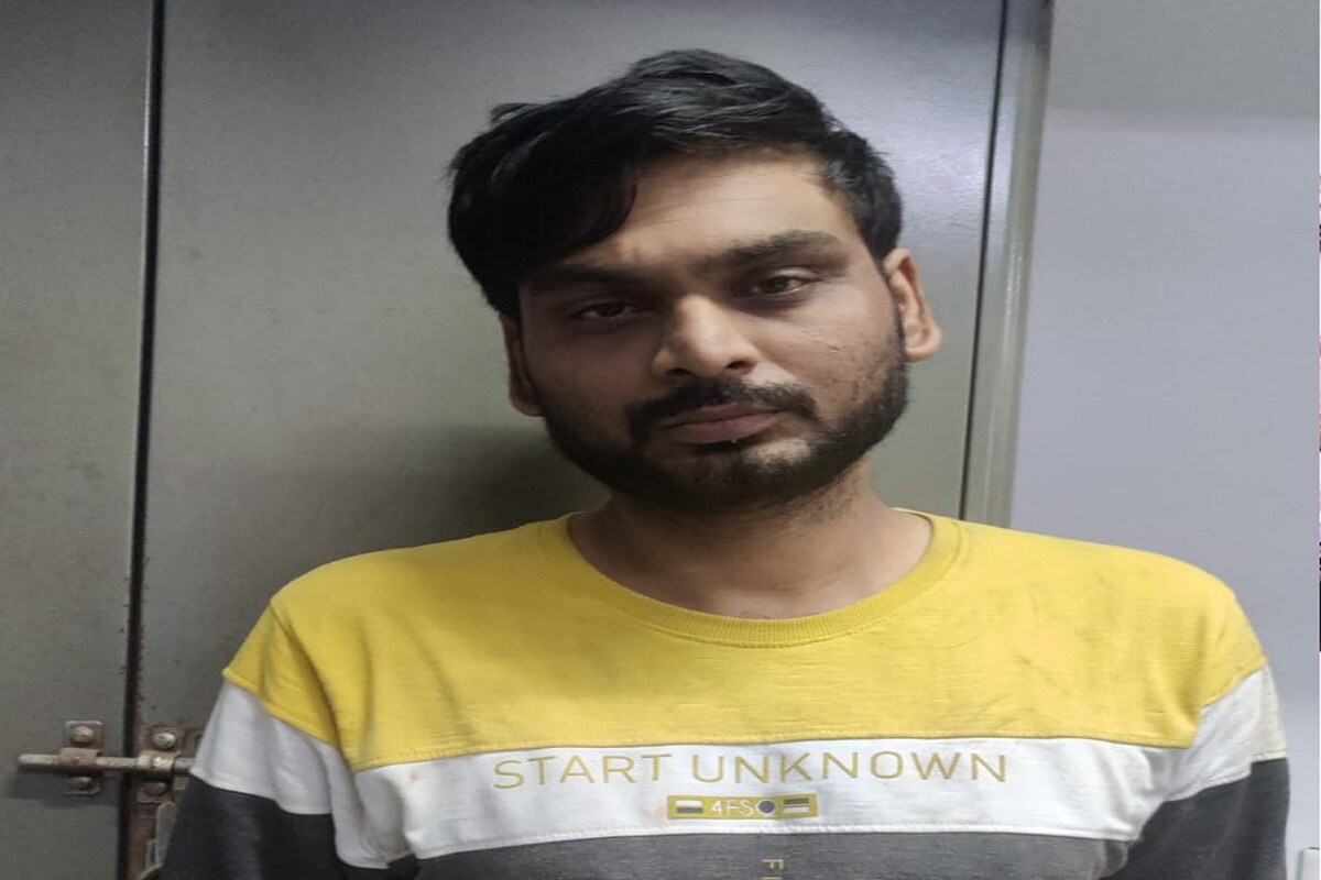 અમદાવાદ : મેડિકલનો અભ્યાસ કરેલા 2 લોકોએ આંગડિયા પેઢીમાં કરી મોટી લૂંટ, 1ની થઈ ધરપકડ