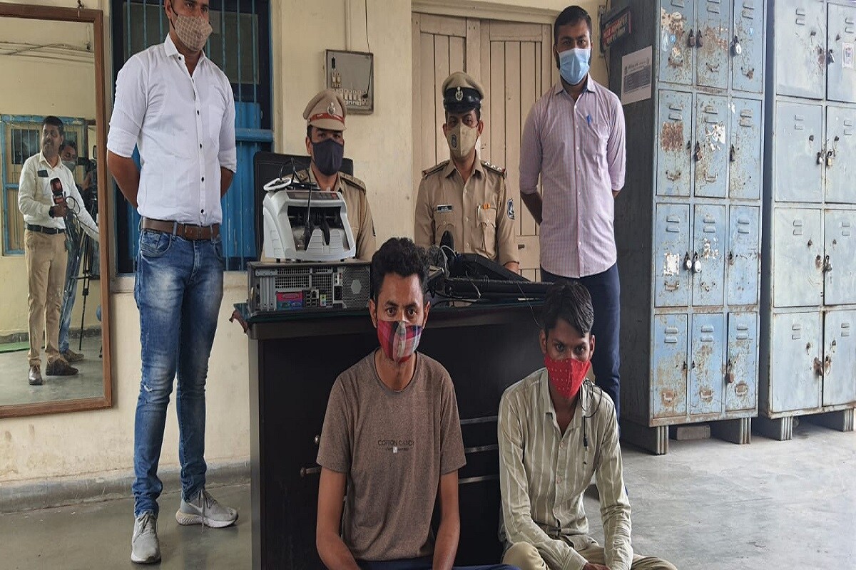 અમદાવાદ : 'કોમ્પ્યુટર રીપેરીંગના કામ માટે મકાન ભાડે રાખ્યું હતું', પોલીસે રેડ કરી તો...
