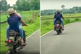 ખુલ્લેઆમ રોમાન્સ! બુલેટ બાઇક પર રોમાન્સ કરી રહેલું યુગલ મુશ્કેલીમાં મૂકાયું!