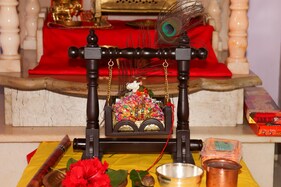 Krishna Janmashtamii 2021: જન્માષ્ટમીના દિવસે ભગવાન શ્રીકૃષ્ણની પૂજામાં સામેલ કરો આ વસ્તુઓ