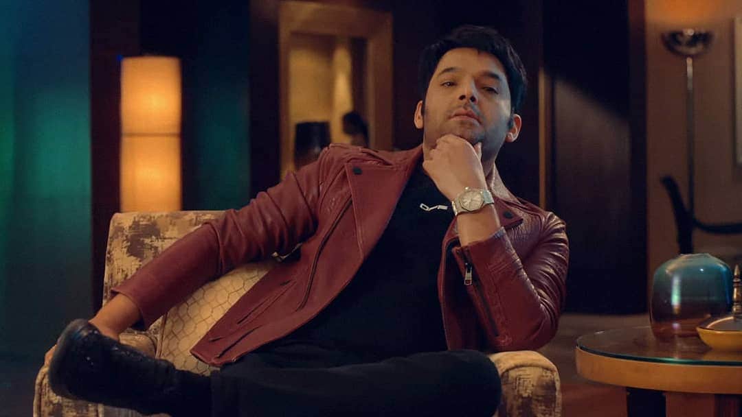 કપીલ શર્મા (Kapil Sharma)કોઇ ઓળખની મોહતાજ નથી. દર અઠવાડિયે દર્શકોને કપિલનો ઇન્તેઝાર રહે છે. કપિલ સૌથી લોકપ્રિય કોમેડિયન્સમાંથી એક છે. તેનાં શોને હોસ્ટ કરવાં માટે કપિલ શર્મા એક એપિસોડનાં 50-60 લાખ રૂપિયા ચાર્જ કરે છે. કપીલ શર્મા (Kapil Sharma)કોઇ ઓળખની મોહતાજ નથી. દર અઠવાડિયે દર્શકોને કપિલનો ઇન્તેઝાર રહે છે. કપિલ સૌથી લોકપ્રિય કોમેડિયન્સમાંથી એક છે. તેનાં શોને હોસ્ટ કરવાં માટે કપિલ શર્મા એક એપિસોડનાં 50-60 લાખ રૂપિયા ચાર્જ કરે છે.