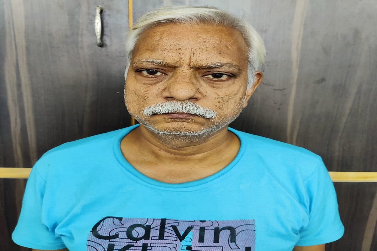 વાવ તાલુકાના મોરીખા ગામે રહેતા હરસેંગભાઈ ખેમજીભાઈ ચૌધરીનો પુત્ર નરેન્દ્ર સાયન્સમાં અભ્યાસ કરે છે. નરેન્દ્રને મુંબઈની સાયન લોકમાન્ય તિલક હોસ્પિટલ અને કોલેજમાં એડમિશન મેળવવું હતું. તે દરમિયાન રાજસ્થાનના મૂળ વતની અને અત્યારે મુંબઈ ખાતે રહેતા લવ અવધકિશોર ગુપ્તાએ હરસેંગભાઈનો સંપર્ક કર્યો હતો. વાવ તાલુકાના મોરીખા ગામે રહેતા હરસેંગભાઈ ખેમજીભાઈ ચૌધરીનો પુત્ર નરેન્દ્ર સાયન્સમાં અભ્યાસ કરે છે. નરેન્દ્રને મુંબઈની સાયન લોકમાન્ય તિલક હોસ્પિટલ અને કોલેજમાં એડમિશન મેળવવું હતું. તે દરમિયાન રાજસ્થાનના મૂળ વતની અને અત્યારે મુંબઈ ખાતે રહેતા લવ અવધકિશોર ગુપ્તાએ હરસેંગભાઈનો સંપર્ક કર્યો હતો.