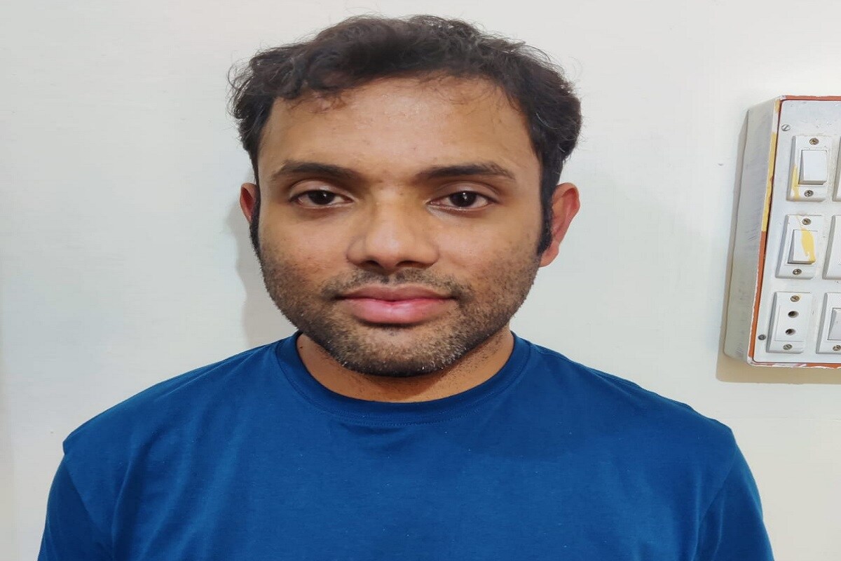 અને કોલેજમાં એડમીશન અપાવી દેશે તેમ કહી કોલેજના ડીન સાથે મળી અલગ-અલગ આરટીજીએસ અને એકાઉન્ટમાં કુલ 51.16 લાખ રૂપિયા મેળવ્યા હતા. જો કે પૈસા લીધા બાદ પણ તેઓએ એડમિશન ન અપાવતા તેઓની સાથે છેતરપિંડી થઇ હોવાનું માલુમ પડ્યું હતું. અને કોલેજમાં એડમીશન અપાવી દેશે તેમ કહી કોલેજના ડીન સાથે મળી અલગ-અલગ આરટીજીએસ અને એકાઉન્ટમાં કુલ 51.16 લાખ રૂપિયા મેળવ્યા હતા. જો કે પૈસા લીધા બાદ પણ તેઓએ એડમિશન ન અપાવતા તેઓની સાથે છેતરપિંડી થઇ હોવાનું માલુમ પડ્યું હતું.