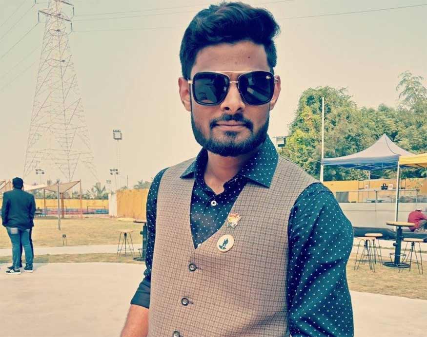 આ કેસમાં પોલીસે અત્યારસુધી આરોપીએ જે પેટ્રોલ પંપો પર ગુના આચર્યા છે તે પેટ્રોલ પંપોના સીસીટીવી ફૂટેજ મેળવ્યા છે. હજુ પણ આગામી તપાસમાં આરોપીએ આ રીતે કેટલા પેટ્રોલ પંપના માલિકોને શિકાર બનાવ્યા છે તેન માહિતી પ્રકાશમાં આવી શકે છે. આ કેસમાં પોલીસે અત્યારસુધી આરોપીએ જે પેટ્રોલ પંપો પર ગુના આચર્યા છે તે પેટ્રોલ પંપોના સીસીટીવી ફૂટેજ મેળવ્યા છે. હજુ પણ આગામી તપાસમાં આરોપીએ આ રીતે કેટલા પેટ્રોલ પંપના માલિકોને શિકાર બનાવ્યા છે તેન માહિતી પ્રકાશમાં આવી શકે છે.