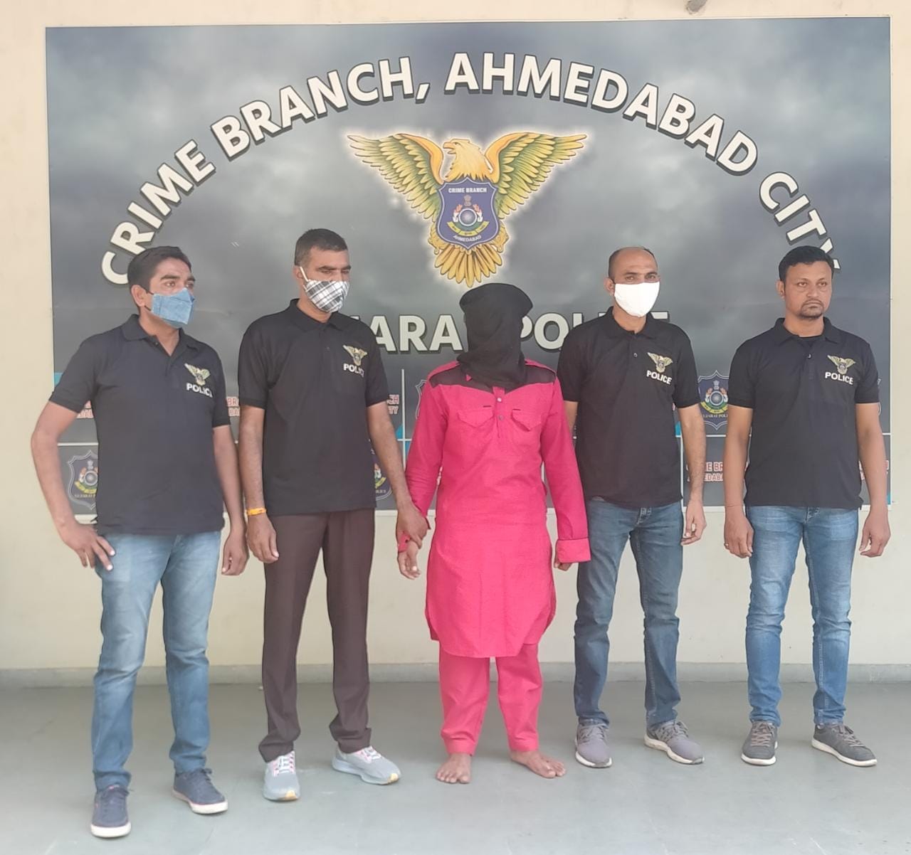 Mazhar Qureshi Killed ShahRukh in Danilimda Ahmedabad throws head and body in Lake
