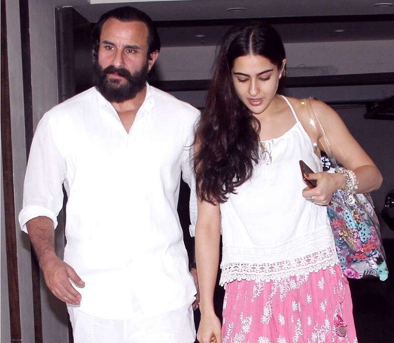 સારા અલી ખાન અને સૈફ અલી ખાન (Sara Ali Khan and Saif Ali Khan) : સારા અલી ખાન અને સૈફ અલી ખાન ઇન્ડસ્ટ્રીની કૂલેસ્ટ ડેડી ડોટરની લિસ્ટમાં આવે છે. આ જોડી અવાર નવાર સાથે જોવા મળે છે. સારાનાં સૈફ અને તેની સ્ટેપ મોમ કરીના સાથે ઘણાં જ સારા સંબંધો છે તે તેનાં ભાઇ તૈમુર અને જહાંગીરને રમાડવા પણ ઘણી વખત સૈફનાં ઘરે જતી હોય છે. (Photo: Instagram) સારા અલી ખાન અને સૈફ અલી ખાન (Sara Ali Khan and Saif Ali Khan) : સારા અલી ખાન અને સૈફ અલી ખાન ઇન્ડસ્ટ્રીની કૂલેસ્ટ ડેડી ડોટરની લિસ્ટમાં આવે છે. આ જોડી અવાર નવાર સાથે જોવા મળે છે. સારાનાં સૈફ અને તેની સ્ટેપ મોમ કરીના સાથે ઘણાં જ સારા સંબંધો છે તે તેનાં ભાઇ તૈમુર અને જહાંગીરને રમાડવા પણ ઘણી વખત સૈફનાં ઘરે જતી હોય છે. (Photo: Instagram)