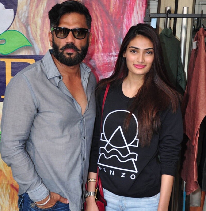 સુનીલ શેટ્ટી અને આથિયા શેટ્ટી (Suniel Shetty and Aathiya Shetty): આથિયા શેટ્ટી તેની ફિલ્મો કરતાં તેની પર્સનલ લાઇફને કારણે વધુ ચર્ચામાં રહે છે. આથિયા શેટ્ટી તેનાં પિતા સાથેની તસવીરો અને તેની લવ લાઇફને કારણે ચર્ચામાં રહે છે. સુનિલ શેટ્ટી સાથે તેનું બોન્ડિંગ ખુબજ મજબૂત છે. (Photo: Instagram) સુનીલ શેટ્ટી અને આથિયા શેટ્ટી (Suniel Shetty and Aathiya Shetty): આથિયા શેટ્ટી તેની ફિલ્મો કરતાં તેની પર્સનલ લાઇફને કારણે વધુ ચર્ચામાં રહે છે. આથિયા શેટ્ટી તેનાં પિતા સાથેની તસવીરો અને તેની લવ લાઇફને કારણે ચર્ચામાં રહે છે. સુનિલ શેટ્ટી સાથે તેનું બોન્ડિંગ ખુબજ મજબૂત છે. (Photo: Instagram)