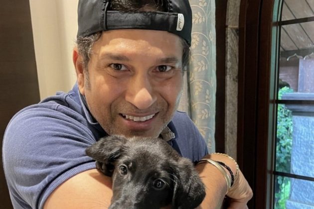 સચિન તેંડુલકરનુ પેટ ડોગ (Sachin Tendulkar Dog spike) સ્પાઇક : લેજન્ડરી ક્રિકેટર સચિન તેંડુલકરે તાજેતરમાં એક પાલતુ કૂતરાને દત્તક લીધો છે અને તેનું નામ સ્પાઇક રાખ્યું છે. સચિને યુટ્યુબ એકાઉન્ટ પર પેટને તેમના ચાહકો સાથે પરિચય કરાવ્યો હતો. સચિન તેંડુલકરનુ પેટ ડોગ (Sachin Tendulkar Dog spike) સ્પાઇક : લેજન્ડરી ક્રિકેટર સચિન તેંડુલકરે તાજેતરમાં એક પાલતુ કૂતરાને દત્તક લીધો છે અને તેનું નામ સ્પાઇક રાખ્યું છે. સચિને યુટ્યુબ એકાઉન્ટ પર પેટને તેમના ચાહકો સાથે પરિચય કરાવ્યો હતો.