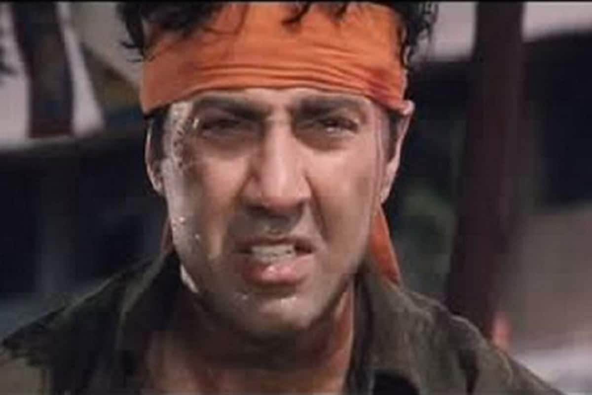 'ફિલ્મ ઘાતક' - વર્ષ 1996 માં આવેલી ફિલ્મ 'ઘાતક' આજે પણ લોકોના મનમાં છે. આ ફિલ્મ એક્શન અને ડ્રામા પર આધારિત છે. આ ફિલ્મમાં, એક્શનની સાથે, સનીએ મજબૂત ડાયલોગ્સ પણ બોલ્યા છે. આ ફિલ્મનો ડાયલોગ છે " યે મજદૂર કા હાથ હે કાત્યા, લોહા પિગ્લાકર ઉસકા આકાર બદલ દેતા હૈ, યે તાકત ખૂન પસીને સે કમાઇ હુઈ રોટી કી હૈ, મુઝે કિસી કે ટુકડો પર પલને કી જરૂરત નહીં હૈ." સની દેઓલનો આ ડાયલોગ આજે પણ સૌથી વધુ છે પ્રખ્યાત છે. 'ફિલ્મ ઘાતક' - વર્ષ 1996 માં આવેલી ફિલ્મ 'ઘાતક' આજે પણ લોકોના મનમાં છે. આ ફિલ્મ એક્શન અને ડ્રામા પર આધારિત છે. આ ફિલ્મમાં, એક્શનની સાથે, સનીએ મજબૂત ડાયલોગ્સ પણ બોલ્યા છે. આ ફિલ્મનો ડાયલોગ છે " યે મજદૂર કા હાથ હે કાત્યા, લોહા પિગ્લાકર ઉસકા આકાર બદલ દેતા હૈ, યે તાકત ખૂન પસીને સે કમાઇ હુઈ રોટી કી હૈ, મુઝે કિસી કે ટુકડો પર પલને કી જરૂરત નહીં હૈ." સની દેઓલનો આ ડાયલોગ આજે પણ સૌથી વધુ છે પ્રખ્યાત છે.