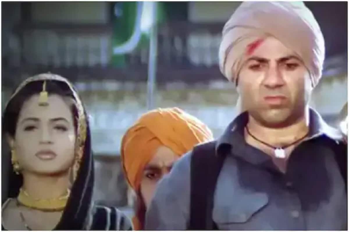 'ગદર: એક પ્રેમ કથા' - સની દેઓલની ફિલ્મ ગદર: એક પ્રેમ કથા સુપરહિટ ફિલ્મોમાંની એક છે. ભારત-પાકિસ્તાનના ભાગલાની વાર્તા આ ફિલ્મમાં બતાવવામાં આવી હતી. સની દેઓલની આ ફિલ્મનો સંવાદ 'અશરફ અલી આપકા પાકિસ્તાન ઝિંદાબાદ હૈ ઇસસે હમે કોઈ એતરાજ નહીં, હમારા હિન્દુસ્તાન ઝિંદાબાદ હૈ, ઝિંદાબાદ થા ઔર ઝિંદાબાદ રહેગા " આ ડાયલોગ એ લોકોને તાળીઓ પાડવાની ફરજ પાડી હતી. 'ગદર: એક પ્રેમ કથા' - સની દેઓલની ફિલ્મ ગદર: એક પ્રેમ કથા સુપરહિટ ફિલ્મોમાંની એક છે. ભારત-પાકિસ્તાનના ભાગલાની વાર્તા આ ફિલ્મમાં બતાવવામાં આવી હતી. સની દેઓલની આ ફિલ્મનો સંવાદ 'અશરફ અલી આપકા પાકિસ્તાન ઝિંદાબાદ હૈ ઇસસે હમે કોઈ એતરાજ નહીં, હમારા હિન્દુસ્તાન ઝિંદાબાદ હૈ, ઝિંદાબાદ થા ઔર ઝિંદાબાદ રહેગા " આ ડાયલોગ એ લોકોને તાળીઓ પાડવાની ફરજ પાડી હતી.