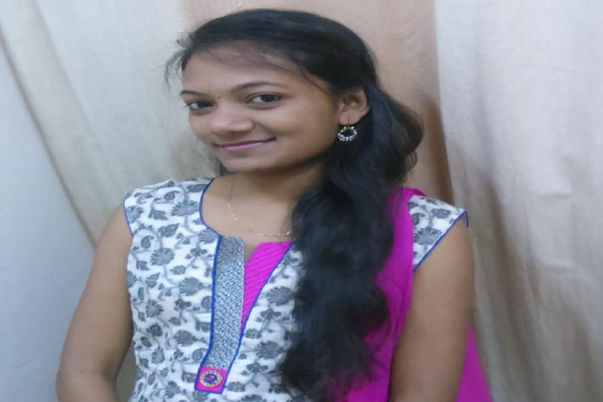 મળતી માહિતી પ્રમાણે મૂળ મહુવાના કરચેલીયા ગામની 26 વર્ષીય જીગીશા કનુભાઈ પટેલ સુરતની સ્મીમેર હોસ્પિટલના ક્વાર્ટરમાં રહેતી હતી. જીગીશા પ્રથમ વર્ષ રેસિડેન્ટ તબીબ હતી અને ગાયનેક વિભાગમાં કામ કરતી હતી. જીગીશા સ્મીમેરની ક્વાર્ટરના કે બ્લોકમાં રહેતી હતી. મળતી માહિતી પ્રમાણે મૂળ મહુવાના કરચેલીયા ગામની 26 વર્ષીય જીગીશા કનુભાઈ પટેલ સુરતની સ્મીમેર હોસ્પિટલના ક્વાર્ટરમાં રહેતી હતી. જીગીશા પ્રથમ વર્ષ રેસિડેન્ટ તબીબ હતી અને ગાયનેક વિભાગમાં કામ કરતી હતી. જીગીશા સ્મીમેરની ક્વાર્ટરના કે બ્લોકમાં રહેતી હતી.