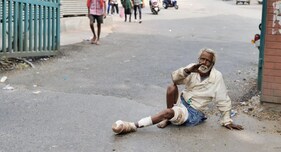 વડોદરા: નિઃસહાય વૃદ્ધોને નવજીવન આપવા માટે કળિયુગનો શ્રવણ બન્યો આ યુવક 