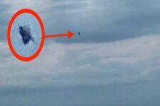 અમેરિકાના આકાશમાં જોવા મળતી ઉડતી માછલી! પાણીની અંદરના એલિયન્સે ઉડાવી