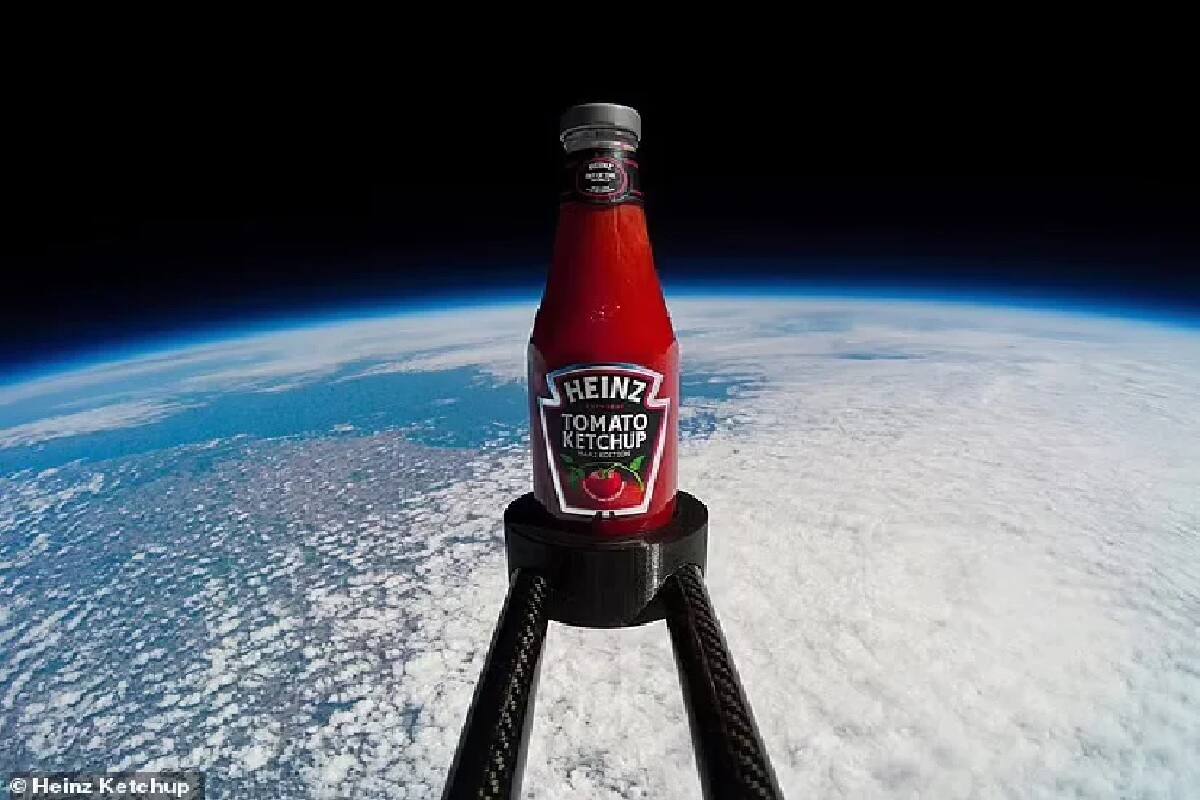  ટોમેટો માસ્ટર્સે મંગળ પર ભવિષ્યમાં જાનારા લોકો ગ્રહની જમીનમાં ટમેટાં ઉગાડીને કેચઅપ બનાવી શકે છે કે કેમ તે શોધવા માટે આ મિશન શરૂ કર્યું. આ માટે શ્રેષ્ઠ બિયારણ લેવામાં આવ્યું અને પાક ઉગાડવા માટે વિશ્વ કક્ષાની ટેક્નોલોજીનો ઉપયોગ કરવામાં આવ્યો. (Image- AP)