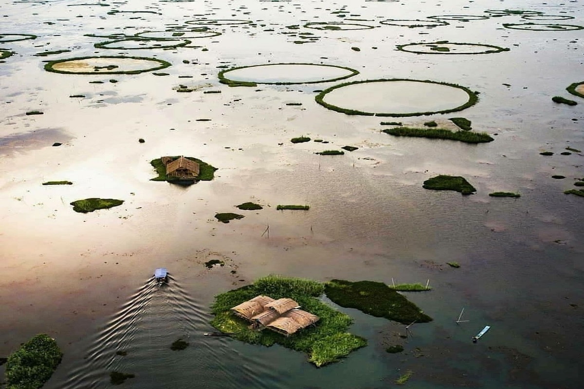 worlds only floating lake located in manipur