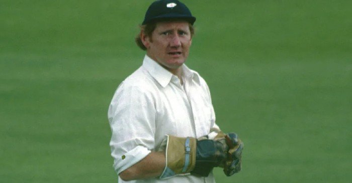 ડેવિડ બેયરસ્ટો David Bairstow : 90ના દાયકારમાં બેરસ્ટોએ 25 ઇન્ટરનેશનલ મેચ રમ્યા હતા. ક્રિકેટરને તેની પત્ની જેનેટની માંદગી દરમિયાન માનસિક થાક અને સ્વાસ્થ્ય સંબંધિત સમસ્યાઓનો સામનો કરવો પડ્યો હતો. આ સિવાય 1997માં ડ્રિંક એન્ડ ડ્રાઇવના ચાર્જ સહિત વિકેટ કિપરને અનેક નાણાંકીય મુશ્કેલીઓનો પણ સામનો કરવો પડ્યો હતો. ડેવિડ બેયરસ્ટો David Bairstow : 90ના દાયકારમાં બેરસ્ટોએ 25 ઇન્ટરનેશનલ મેચ રમ્યા હતા. ક્રિકેટરને તેની પત્ની જેનેટની માંદગી દરમિયાન માનસિક થાક અને સ્વાસ્થ્ય સંબંધિત સમસ્યાઓનો સામનો કરવો પડ્યો હતો. આ સિવાય 1997માં ડ્રિંક એન્ડ ડ્રાઇવના ચાર્જ સહિત વિકેટ કિપરને અનેક નાણાંકીય મુશ્કેલીઓનો પણ સામનો કરવો પડ્યો હતો.