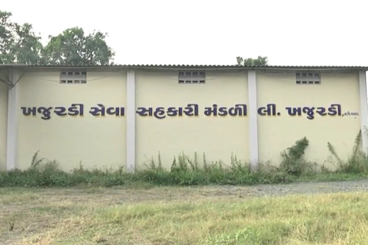 ગામ લોકોએ સામૂહિક રીતે નિર્ણય કરી ગામના સરપંચ તરીકે સ્નેહલભાઈ પટેલ નામના એક યુવક પર પસંદગી ઉતારી છે . આથી સમરસ સરપંચ સ્નેહલ પટેલે પણ ગામના લોકોએ તેમના પર વિશ્વાસ રાખી અને સર્વાનુમતે સમરસ સરપંચ બનાવતા ગામ લોકોનો આભાર માન્યો હતો અને આવનાર સમયમાં તેમની નવી બોડી ગ્રામ પંચાયત ની નવી ટીમ ગામલોકોના તમામ સપનાઓ પુરા કરવા માટે પૂરેપૂરો પ્રયાસ કરશે તેવી ખાતરી આપી હતી. ગામ લોકોએ સામૂહિક રીતે નિર્ણય કરી ગામના સરપંચ તરીકે સ્નેહલભાઈ પટેલ નામના એક યુવક પર પસંદગી ઉતારી છે . આથી સમરસ સરપંચ સ્નેહલ પટેલે પણ ગામના લોકોએ તેમના પર વિશ્વાસ રાખી અને સર્વાનુમતે સમરસ સરપંચ બનાવતા ગામ લોકોનો આભાર માન્યો હતો અને આવનાર સમયમાં તેમની નવી બોડી ગ્રામ પંચાયત ની નવી ટીમ ગામલોકોના તમામ સપનાઓ પુરા કરવા માટે પૂરેપૂરો પ્રયાસ કરશે તેવી ખાતરી આપી હતી.