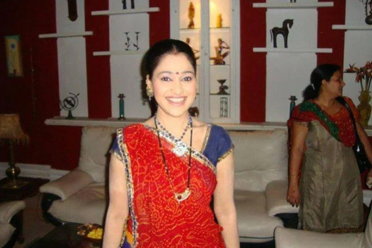 દિશા વાકાણીએ આમિર ખાનની 'મંગલ પાંડે'માં પણ કામ કર્યું હતું. આ ફિલ્મમાં તેણે વેશ્યાનો નાનકડો રોલ કર્યો હતો. દિશા વાકાણીને જોવા માટે તમારે આ ફિલ્મ ખૂબ જ ધ્યાનથી જોવી પડશે. દિશા વાકાણીએ આમિર ખાનની 'મંગલ પાંડે'માં પણ કામ કર્યું હતું. આ ફિલ્મમાં તેણે વેશ્યાનો નાનકડો રોલ કર્યો હતો. દિશા વાકાણીને જોવા માટે તમારે આ ફિલ્મ ખૂબ જ ધ્યાનથી જોવી પડશે.