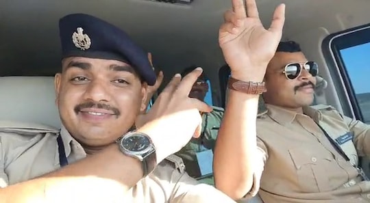 પોલીસકર્મીઓની