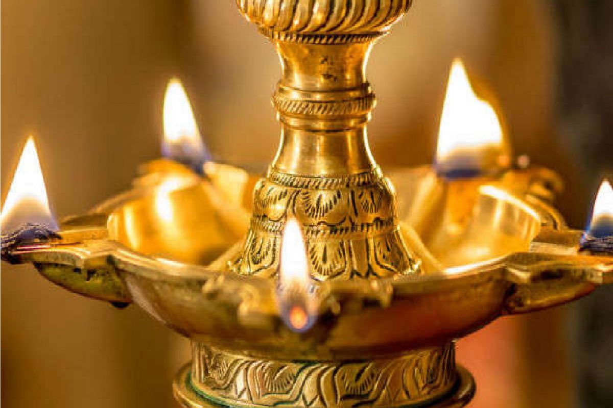કયા દેવી-દેવતા માટે કયો દીવો પ્રગટાવવો જોઈએ? જાણો દીપકના પ્રકાર અને લાભ –  News18 ગુજરાતી
