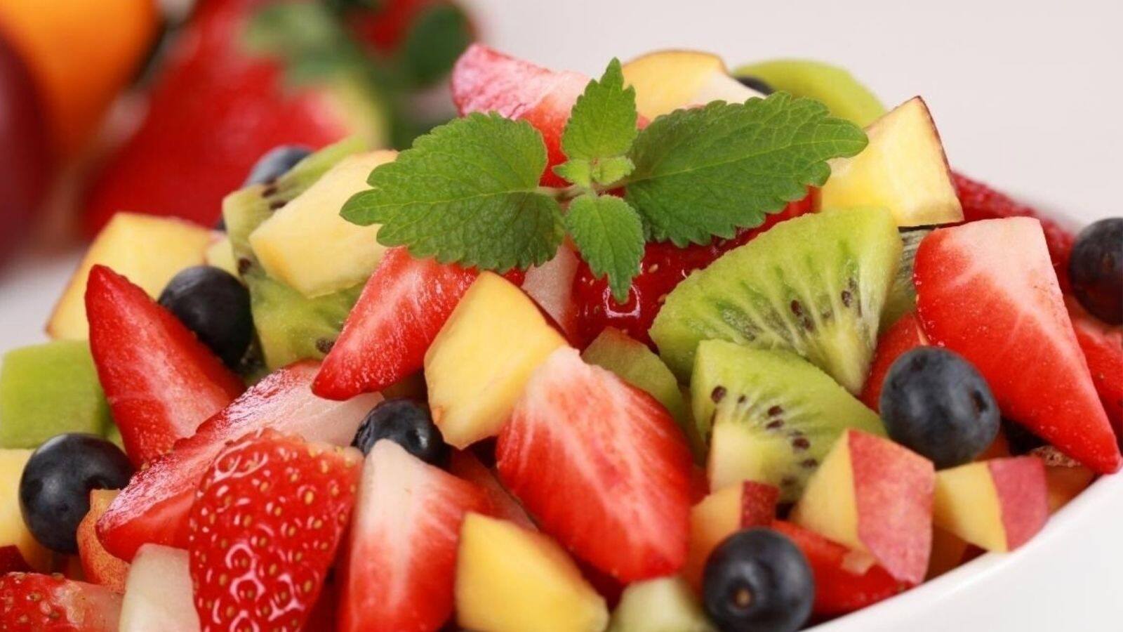 Summer Fruit Salad Start the day in summer with these 5 fruit salads