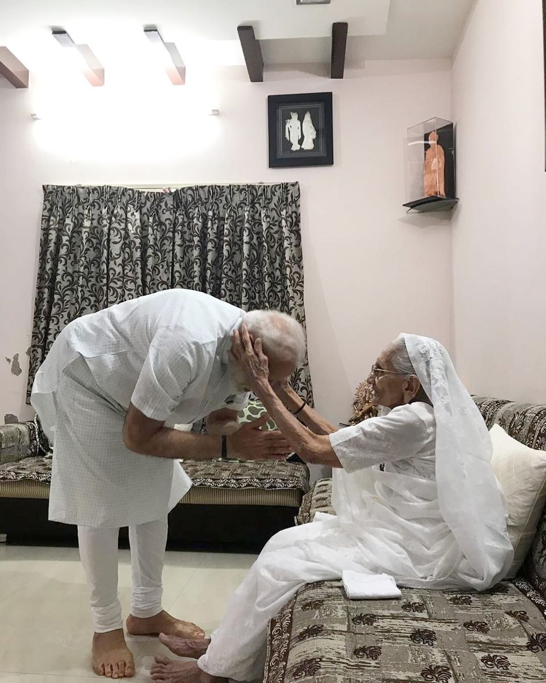PM Modi with Mother Hiraba Modi