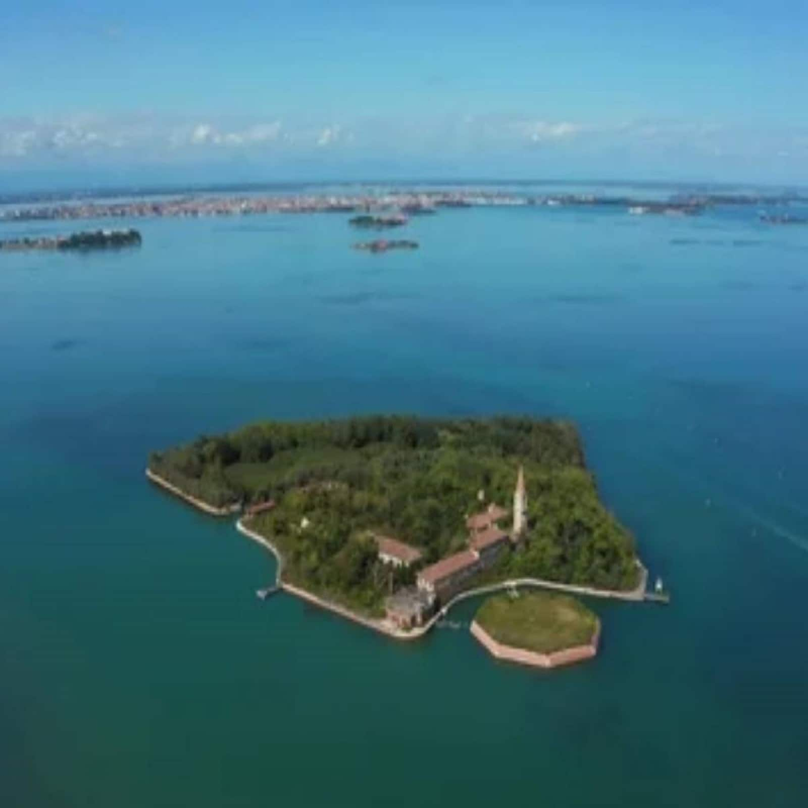 poveglia island is the world most scary island where tourist are banned - પોવેગ્લિયા ટાપુ વિશ્વનો સૌથી ડરામણો ટાપુ છે જ્યાં પ્રવાસીઓ પર પ્રતિબંધ છે – News18 Gujarati