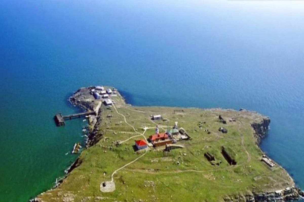 Snakes Island: એવો ટાપુ...જ્યાં ચાલે છે ઝેરીલા સાપોનું શાસન, માણસોના જવા પર સંપૂર્ણ પ્રતિબંધ!