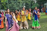 છેડતી કરતા ટપોરીઓ ચેતી જજો! તમારી આસપાસ ગરબા રમતી છોકરી શી-ટીમની મહિલા હોઈ શકે