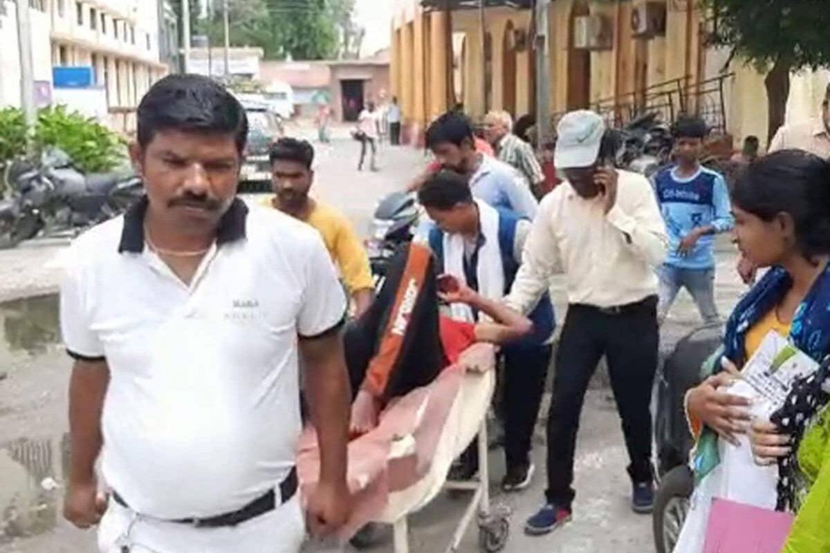 Bihar Blackmailing: બિહારમાં મિત્રએ મિત્ર પર કર્યુ વારંવાર દુષ્કર્મ, કંટાળીને યુવકે પ્રાઇવેટ પાર્ટ જ કાપી નાંખ્યો!