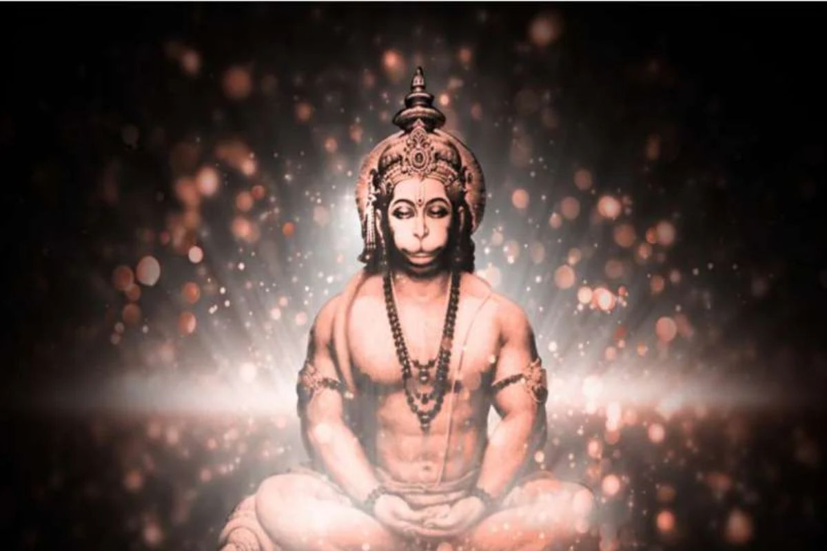 Got the boon of Lord Shankar: Hanumanji also got the boon of Bholenath.  Bholenath gave a boon to Hanuman that he could never be killed by any weapon.