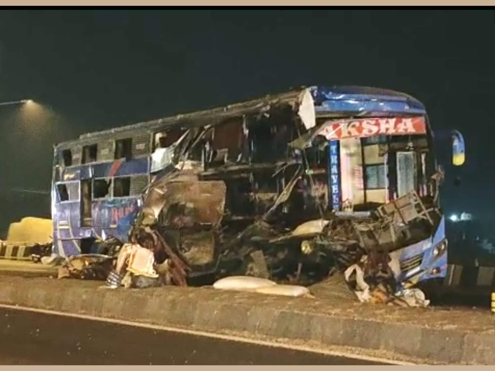 bus and truck accident Vadodara Kapurai Cross road - વડોદરામાં ખાનગી બસ અને  ટ્ર અથડાયા – News18 Gujarati