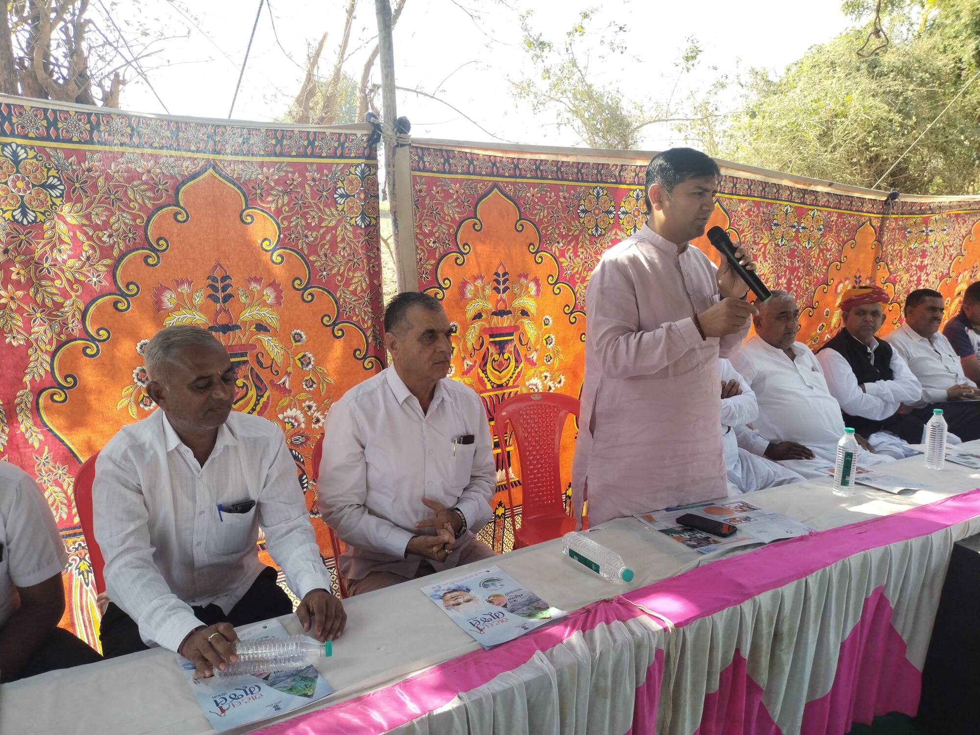 In Banaskantha district, 181 farmers khet talavadi to store waternrb