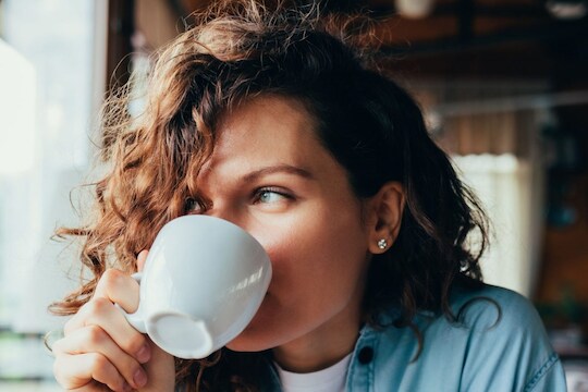 જાણો સવારમાં ખાલી પેટે કોફી કેમ ના પીવી જોઇએ? કોફી પીવાનો સાચો સમય કયો? જાણો અહીં – News18 ગુજરાતી