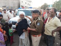 Rajkot: The police team did not patrol, but went out for a special job, giving warmth to many people in the cold!