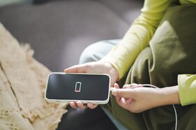આ 5 ભૂલોને કારણે બગડે છે સ્માર્ટફોનની બેટરી! જોજો તમે પણ નથી આવી આદતો