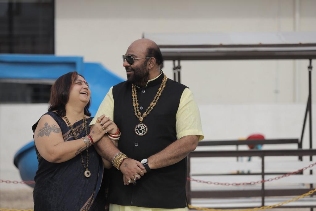 ગીરીશભાઈ અને ગીતાબેન