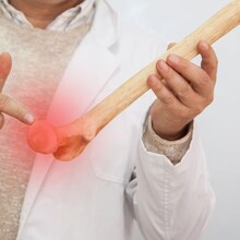 Strengthens bones: Nutritionist Lavneet Batra writes in his post that brinjal is rich in many nutrients. Eggplant has a good amount of fiber. Along with this, brinjal contains various nutrients like magnesium, potassium, copper which work to strengthen bones. Each of these elements work to improve bone mineral density.