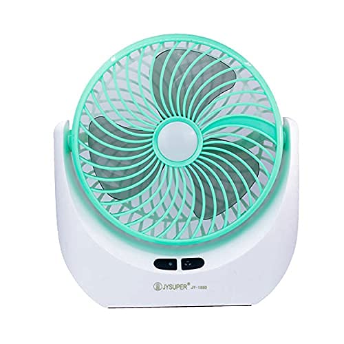  1. Piesome Powerful Rechargeable Fan<br />તમારા અભ્યાસ ટેબલ, ઓફિસ કોમ્પ્યુટર ડેસ્ક અથવા રસોડા માટે Piesome એ ભારતમાં શ્રેષ્ઠ રિચાર્જ કરવા યોગ્ય પંખો છે. અહીં, તે એક ઊંચા પ્લેટફોર્મની ઉપર રહે છે જે પંખાની બેટરી અને અન્ય ભાગોને સંગ્રહિત કરે છે. વક્ર ડિઝાઇન સાથે ત્રણ બ્લેડ છે જે સીધા પંખાના બ્લેડ કરતાં હવાને ઝડપથી ખસેડી શકે છે. તે કેન્દ્રમાં LED લાઇટ ધરાવે છે જે 8 લાંબા કલાકો સુધી સતત ચમકી શકે છે જ્યારે પંખો બેટરીના એક ચાર્જ ચક્ર માટે 4 કલાક કામ કરી શકે છે. જો ચાર્જ થ્રેશોલ્ડથી નીચે આવે છે, તો તમે તેને તમારા ફોનની જેમ ઇલેક્ટ્રિક સોકેટ, તમારા લેપટોપ અથવા સ્ટેટિક ચાર્જના કોઈપણ અન્ય સ્ત્રોતમાં પ્લગ કરી શકો છો. તમે એક સાથે પંખો અને LED લેમ્પનો ઉપયોગ કરી શકો છો.