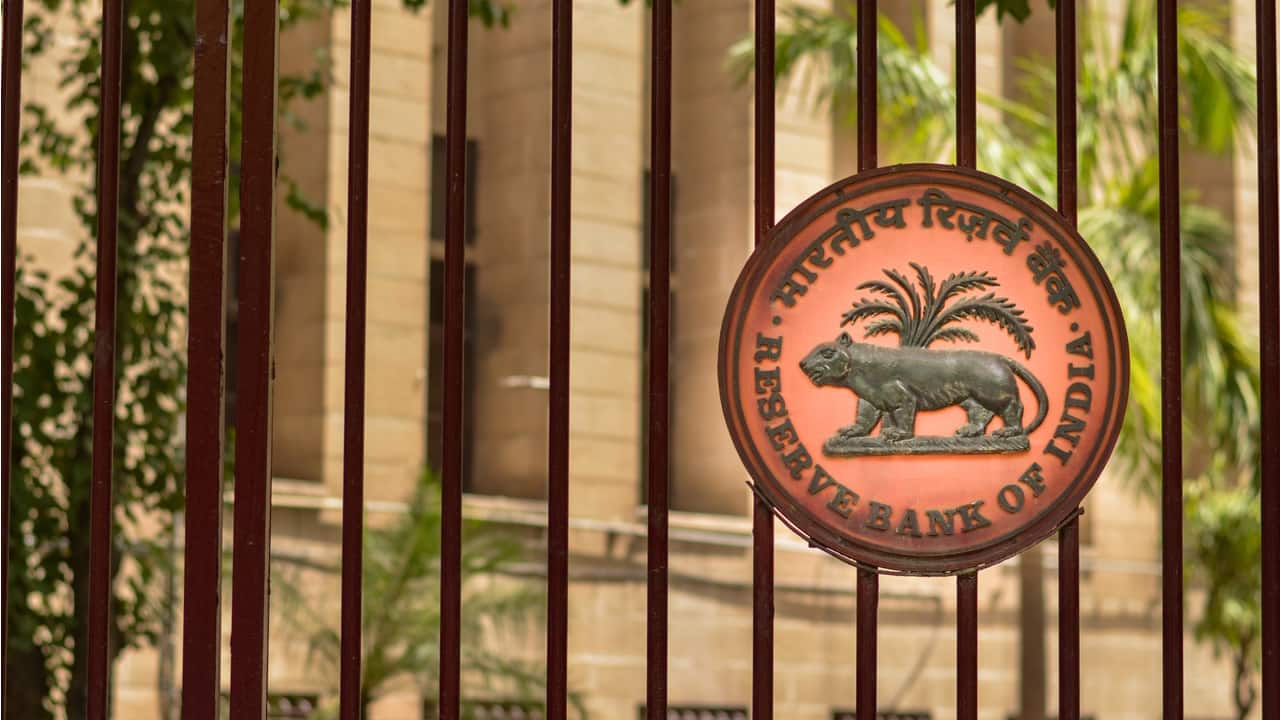 8 બેંકોના લાયસન્સ રદ્દ