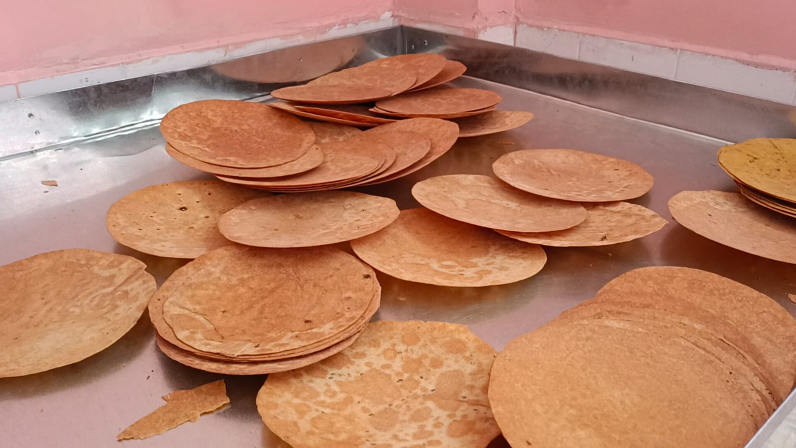 A woman from Jamnagar started a Khakhra food business and gave employment to 40 women