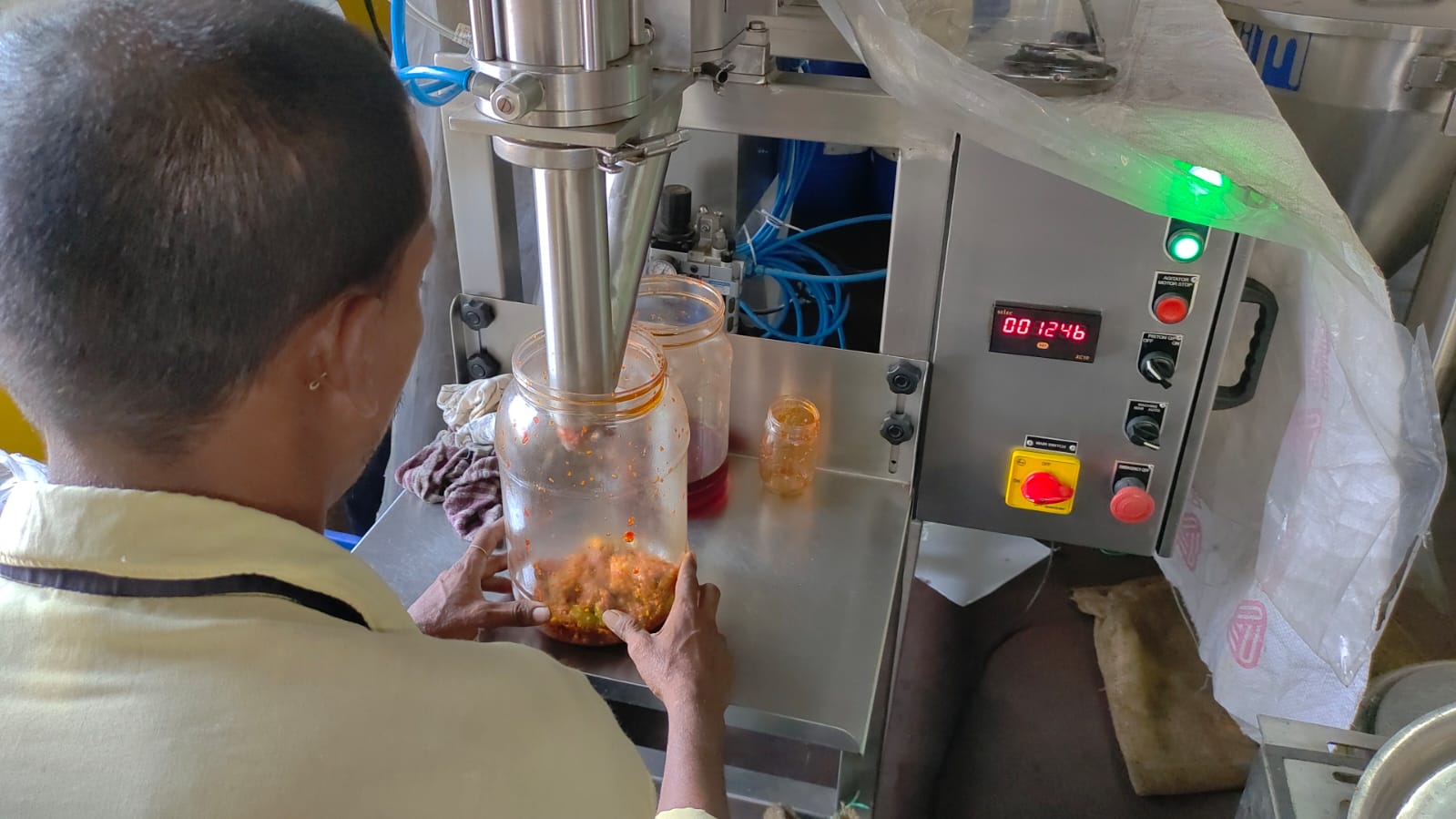 Pickle specialty of Das Kaka pickle business reached 400 tonnes today